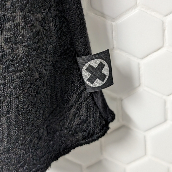 Metamorphose Lace Patch Top - Picture 9 of 10